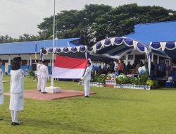 Wakili Bupati James, Asisten II Setda Halbar Pimpin Upacara Hardiknas
