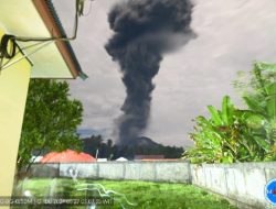 Kembali Erupsi, Ketinggian Kolom Abu Gunung Api Ibu Teramati Mencapai 6.000 Meter