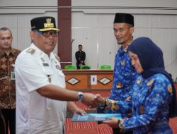 Lantik dan Serahkan SK PPPK, Ini Pesan Pj Gubernur Maluku Utara