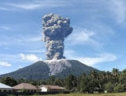 Erupsi Gunung Ibu, Masyarakat Terkena Dampak Hujan Abu Vulkanik