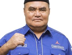 Ketua DPRD Halut Janlis Kitong Terima Kritikan Dengan Senyuman Dari Mahasiswa
