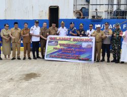 Memulai Rute Perdana, Kapal Ferry KM.Mutiara Perindo III Disambut Pemda Halbar
