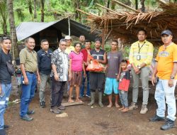 Bentuk Keperdulian NHM Kembali Sambangi Pengungsi Gunung Ibu dan Berikan Bantuan Sembako