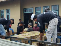 Ko iL dan Tim Relawan Bantu Warga Terdampak Bencana Banjir Bandang