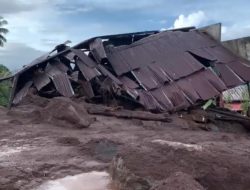Banjir Bandang Terjang Pemukiman Warga Ternate 5 Orang Menggal