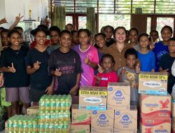 Sambut Nata, Pengusaha di Tobelo Berbagi Kasih Dengan Anak Yatim Piatu