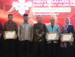 Gubernur Malut Serahkan DIPA Dan Buku Alokasi TKD Tahun Anggaran 2025