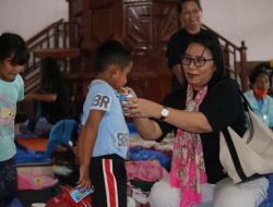 Dikbud Halbar Salurkan Bantuan Untuk Pengungsi Erupsi Gunung Api Ibu