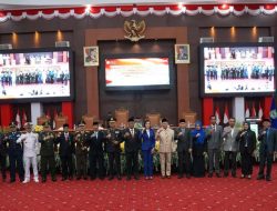 Pj Gubernur Malut Hadiri Paripurna Penetapan Sherly-Sarbin Sebagai Gubernur dan Wakil Gubernur Terpilih