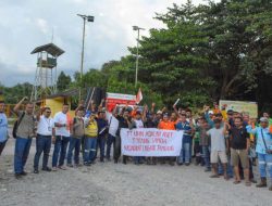 Peduli Operasional NHM, Masyarakat Enam Desa dan Karyawan Gelar Aksi Damai