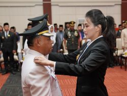 Gubernur Sherly Lantik Piet Hein-Kasman Sebagai Bupati dan Wakil Bupati Halmahera Utara 2025-2030