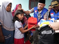 Wagub Sarbin Sehe Serahkan Bantuan ke Warga Terdampak Banjir