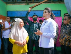 Respon Cepat, Gubernur Sherly Tinjau Warga Terdampak Puting Beliung