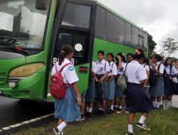 Dukung Akses Pendidikan, NHM Hadirkan Bus Sekolah Untuk Pelajar Lingkar Tambang