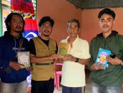 Peduli Pendidikan Agama, Haji Robert Donasikan Alquran ke 2 TPQ di Halut