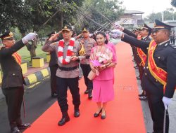 Upacara Farewell Parade Tanda Serah Terima Jabatan Kapolres