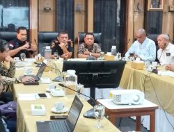 Bupati Gelar Pertemuan Dengan Kepala Bea Cukai Tanjung Perak Surabaya