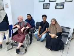 Air Mata Bahagia Safrudin, Bisa Berdiri Lagi Berkat Bantuan Haji Robert