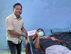 Air Mata Haru Yusmin Saat Terima Santunan Dari Haji Robert