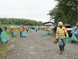 NHM Gelar Aksi Bersih-Bersih Dukung World Cleanup Day 2025 di Tambang Gosowong