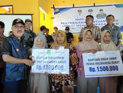 Bupati Halbar Serahkan Bantuan Hibah Modal Usaha Untuk UMKM di Jalsel