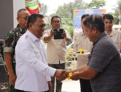 Bupati Serahkan Bantuan Alat dan Mesin Pertanian untuk Masyarakat