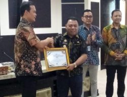 Pemda Halut Dapat Piagam Penghargaan dari Bea Cukai