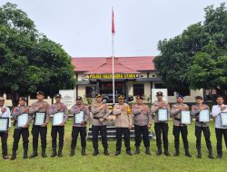 Kapolres Beri Penghargaan Kepada 13 Personel