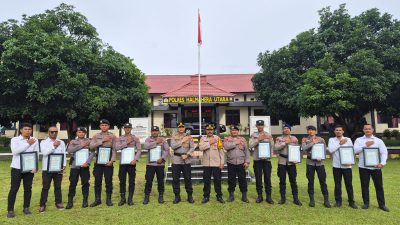Kapolres Beri Penghargaan Kepada 13 Personel