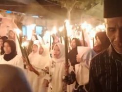 Semarak Malam Idul Adha 1447 H, Warga Desa Laluin Kayoa Selatan Gelar Pawai Obor