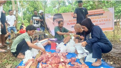 Senator Alqossam Kasuba Berbagi Daging Kurban Dengan Insan Pers di Ternate