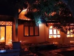 Kosliting Listrik, Bangunan Sekolah SMA 7 Ludes Terbakar pKerugian Ditaksir Ratusan Juta Rupiah