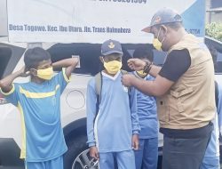 Gunung Api Ibu Kembali Erupsi, BPBD Halbar Gerak Cepat Bagikan Masker