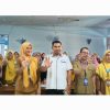 Kepala Dinas DPPKB Kota Ternate Salurkan Insentif Kader TPK