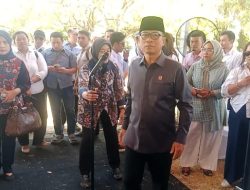 Menteri Desa Tegaskan Isu Penutupan Warung di Desa Hoax Buatan AI