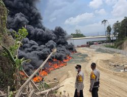 Ban Bekas di Kawasan Industri Terbakar Hebat, Polisi Masih Buru 2 OTK Diduga Pelaku