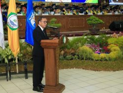 Wisuda Unkhair, Bupati Ikram Sampaikan Orasi Ilmiah Transformasi Fiskal Dari Capacity ke Fiscal Value