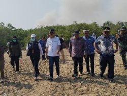 Bupati James Tinjau Lahan Pembangunan Kampung Nelayan Merah Putih
