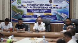 Bupati James Serahkan Hibah Aset Pelabuhan Ke KUPP Jailolo