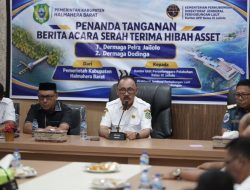 Bupati James Serahkan Hibah Aset Pelabuhan Ke KUPP Jailolo
