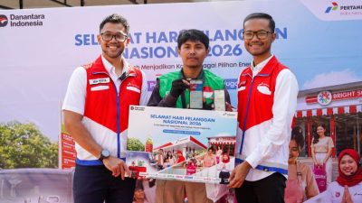 Lebih Dekat di Hari Pelanggan Nasional, Pertamina Bagikan Semangat Senyum Pelanggan di Timur Indonesia