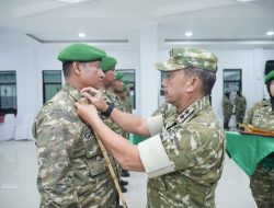 Pangdam XXVIII/Moloku Kie Raha Berikan Penghargaan dan Kenaikan Pangkat Luar Biasa ke 7 Prajurit